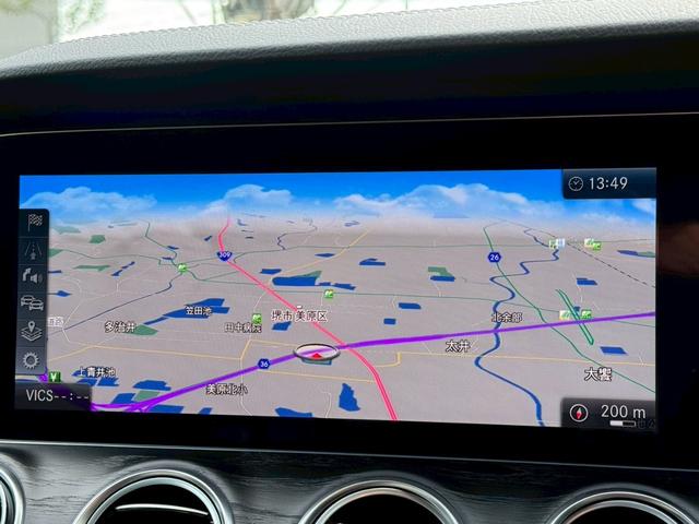 Ｅクラス Ｅ２００　アバンギャルド　スポーツ　／レザーエクスクルーシブＰＫＧ／ブルメスター／エアバランスＰＫＧ／全周囲カメラ／パワートランク／黒革／前席パワーシート・シートメモリー／全席シートヒーター／アンビエントライト／ＥＴＣ／純正１９ＡＷ（53枚目）