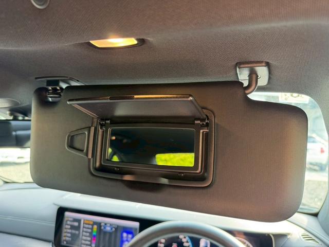 Ｅクラス Ｅ２００　アバンギャルド　スポーツ　／レザーエクスクルーシブＰＫＧ／ブルメスター／エアバランスＰＫＧ／全周囲カメラ／パワートランク／黒革／前席パワーシート・シートメモリー／全席シートヒーター／アンビエントライト／ＥＴＣ／純正１９ＡＷ（58枚目）