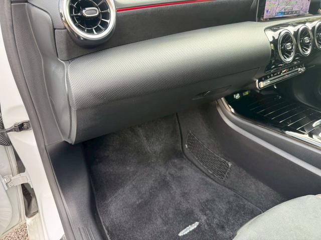 Ａクラスセダン Ａ１８０　スタイルセダン　ＡＭＧライン　／ワンオーナー／レーダーセーフティＰＫＧ／ナビゲーションＰＫＧ／ハーフレザーシート／前席パワーシート・メモリー・ヒーター／純正ナビ／バックカメラ／フルセグＴＶ／Ｂｌｕｅｔｏｏｔｈ／ＥＴＣ（76枚目）