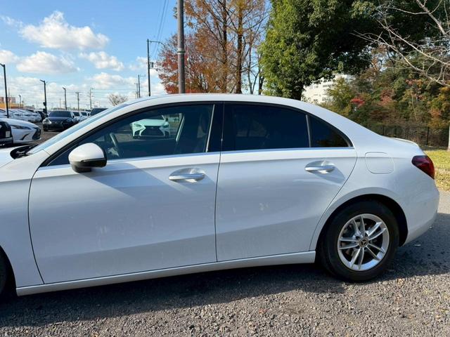 Aクラスセダン A200d セダン /ワンオーナー/レーダーセーフティPKG/ナビゲーションPKG/パワーシート/シートヒーター/シートメモリー/純正ナビ/フルセグTV/Bluetooth/BSM/クリアランスソナー/ETC/純正AW(13枚目)