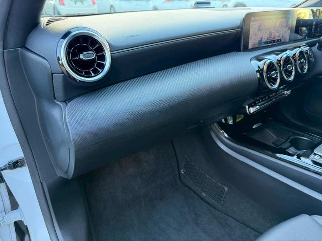 Aクラスセダン A200d セダン /ワンオーナー/レーダーセーフティPKG/ナビゲーションPKG/パワーシート/シートヒーター/シートメモリー/純正ナビ/フルセグTV/Bluetooth/BSM/クリアランスソナー/ETC/純正AW(77枚目)