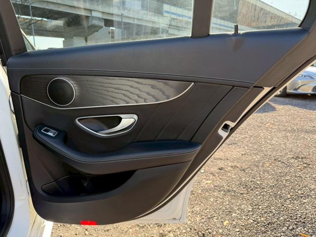 Ｃクラス Ｃ２００アバンギャルド　ＡＭＧライン　／レーダーセーフティＰＫＧ／ブラインドスポットアシスト／パワーシート／シートヒーター／シートメモリー／純正ナビ／Ｂｌｕｅｔｏｏｔｈ／ＣＤ・ＤＶＤ／フルセグＴＶ／レーダークルーズ／純正ＡＷ（59枚目）
