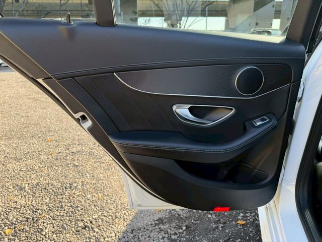Ｃクラス Ｃ２００アバンギャルド　ＡＭＧライン　／レーダーセーフティＰＫＧ／ブラインドスポットアシスト／パワーシート／シートヒーター／シートメモリー／純正ナビ／Ｂｌｕｅｔｏｏｔｈ／ＣＤ・ＤＶＤ／フルセグＴＶ／レーダークルーズ／純正ＡＷ（63枚目）