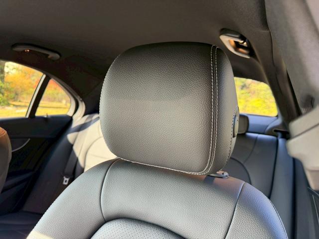 Ｃクラス Ｃ２００アバンギャルド　ＡＭＧライン　／レーダーセーフティＰＫＧ／ブラインドスポットアシスト／パワーシート／シートヒーター／シートメモリー／純正ナビ／Ｂｌｕｅｔｏｏｔｈ／ＣＤ・ＤＶＤ／フルセグＴＶ／レーダークルーズ／純正ＡＷ（72枚目）