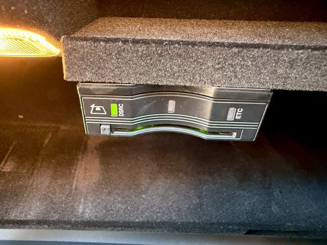 Ｃクラス Ｃ２００アバンギャルド　ＡＭＧライン　／レーダーセーフティＰＫＧ／ブラインドスポットアシスト／パワーシート／シートヒーター／シートメモリー／純正ナビ／Ｂｌｕｅｔｏｏｔｈ／ＣＤ・ＤＶＤ／フルセグＴＶ／レーダークルーズ／純正ＡＷ（75枚目）