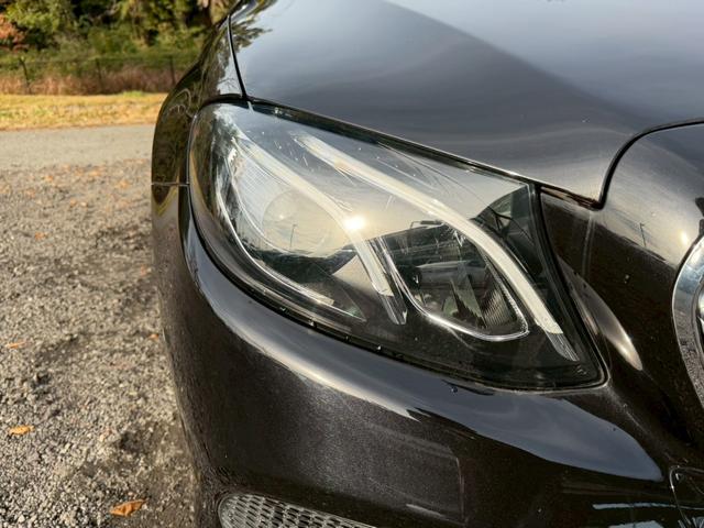 Ｅクラス Ｅ２００　４マチック　アバンギャルド　／レザーエクスクルーシブＰＫＧ／ブルメスター／エアバランスＰＫＧ／全周囲カメラ／パワートランク／黒革／前席パワーシート・シートメモリー／全席シートヒーター／アンビエントライト／ＥＴＣ／純正ＡＷ（14枚目）