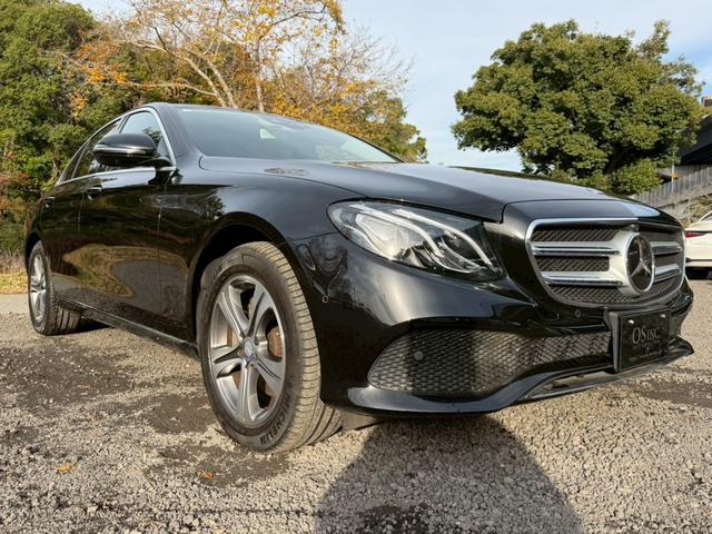 Ｅクラス Ｅ２００　４マチック　アバンギャルド　／レザーエクスクルーシブＰＫＧ／ブルメスター／エアバランスＰＫＧ／全周囲カメラ／パワートランク／黒革／前席パワーシート・シートメモリー／全席シートヒーター／アンビエントライト／ＥＴＣ／純正ＡＷ（16枚目）