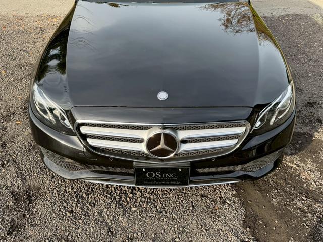 Ｅクラス Ｅ２００　４マチック　アバンギャルド　／レザーエクスクルーシブＰＫＧ／ブルメスター／エアバランスＰＫＧ／全周囲カメラ／パワートランク／黒革／前席パワーシート・シートメモリー／全席シートヒーター／アンビエントライト／ＥＴＣ／純正ＡＷ（21枚目）