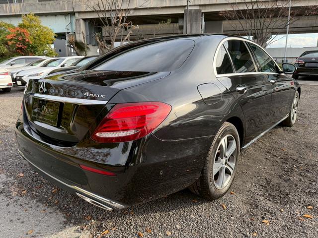 Ｅクラス Ｅ２００　４マチック　アバンギャルド　／レザーエクスクルーシブＰＫＧ／ブルメスター／エアバランスＰＫＧ／全周囲カメラ／パワートランク／黒革／前席パワーシート・シートメモリー／全席シートヒーター／アンビエントライト／ＥＴＣ／純正ＡＷ（23枚目）