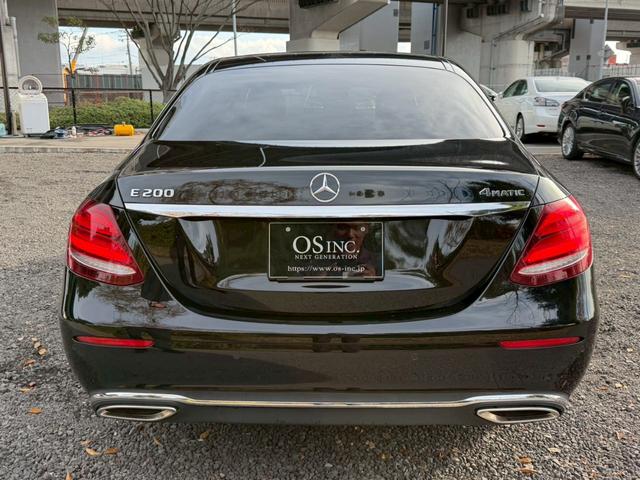 Ｅクラス Ｅ２００　４マチック　アバンギャルド　／レザーエクスクルーシブＰＫＧ／ブルメスター／エアバランスＰＫＧ／全周囲カメラ／パワートランク／黒革／前席パワーシート・シートメモリー／全席シートヒーター／アンビエントライト／ＥＴＣ／純正ＡＷ（33枚目）