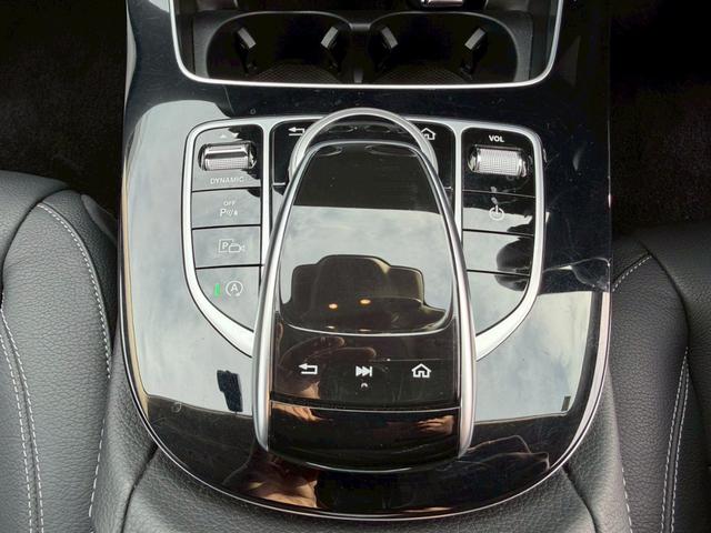 Ｅクラス Ｅ２００　４マチック　アバンギャルド　／レザーエクスクルーシブＰＫＧ／ブルメスター／エアバランスＰＫＧ／全周囲カメラ／パワートランク／黒革／前席パワーシート・シートメモリー／全席シートヒーター／アンビエントライト／ＥＴＣ／純正ＡＷ（46枚目）