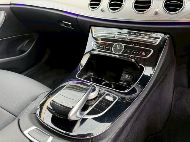 Ｅクラス Ｅ２００　４マチック　アバンギャルド　／レザーエクスクルーシブＰＫＧ／ブルメスター／エアバランスＰＫＧ／全周囲カメラ／パワートランク／黒革／前席パワーシート・シートメモリー／全席シートヒーター／アンビエントライト／ＥＴＣ／純正ＡＷ（47枚目）