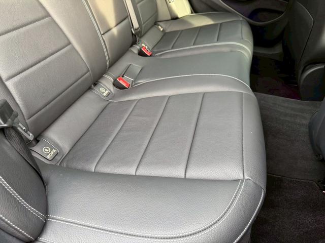 Ｅクラス Ｅ２００　４マチック　アバンギャルド　／レザーエクスクルーシブＰＫＧ／ブルメスター／エアバランスＰＫＧ／全周囲カメラ／パワートランク／黒革／前席パワーシート・シートメモリー／全席シートヒーター／アンビエントライト／ＥＴＣ／純正ＡＷ（63枚目）