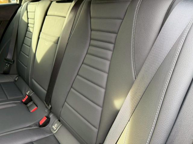 Ｅクラス Ｅ２００　４マチック　アバンギャルド　／レザーエクスクルーシブＰＫＧ／ブルメスター／エアバランスＰＫＧ／全周囲カメラ／パワートランク／黒革／前席パワーシート・シートメモリー／全席シートヒーター／アンビエントライト／ＥＴＣ／純正ＡＷ（71枚目）