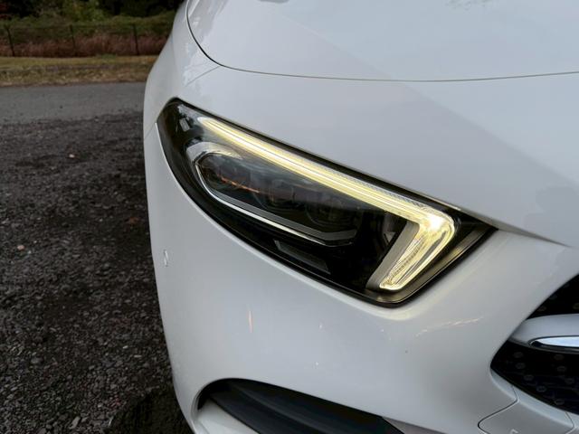 Ａクラス Ａ１８０　スタイル　／レーダーセーフティＰＫＧ／ナビゲーションＰＫＧ／パワーシート／シートヒーター／シートメモリー／純正ナビ／フルセグＴＶ／Ｂｌｕｅｔｏｏｔｈ／ＢＳＭ／クリアランスソナー／ＥＴＣ／純正ＡＷ（14枚目）