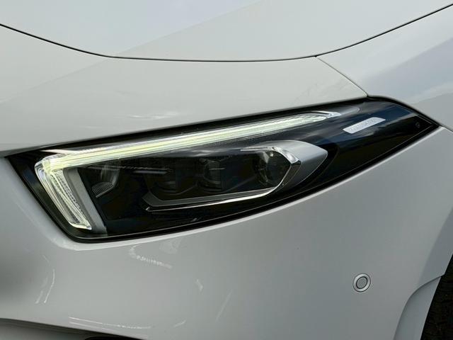 Ａクラス Ａ１８０　エディション１　／１５０台限定車／イエローグリーンアクセント専用エクステリア＆インテリア／専用１９インチＡＷ／アンビエントライト／レーダーセーフティＰ／全周囲カメラ／ＨＵＤ／純正ナビ／フルセグＴＶ／Ｂｌｕｅｔｏｏｔｈ（5枚目）