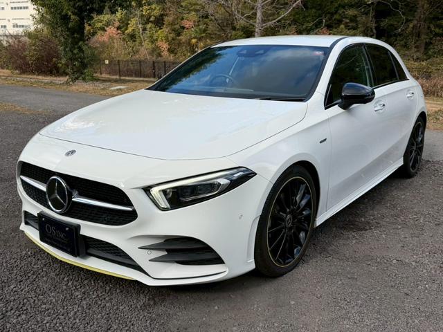 Ａクラス Ａ１８０　エディション１　／１５０台限定車／イエローグリーンアクセント専用エクステリア＆インテリア／専用１９インチＡＷ／アンビエントライト／レーダーセーフティＰ／全周囲カメラ／ＨＵＤ／純正ナビ／フルセグＴＶ／Ｂｌｕｅｔｏｏｔｈ（6枚目）