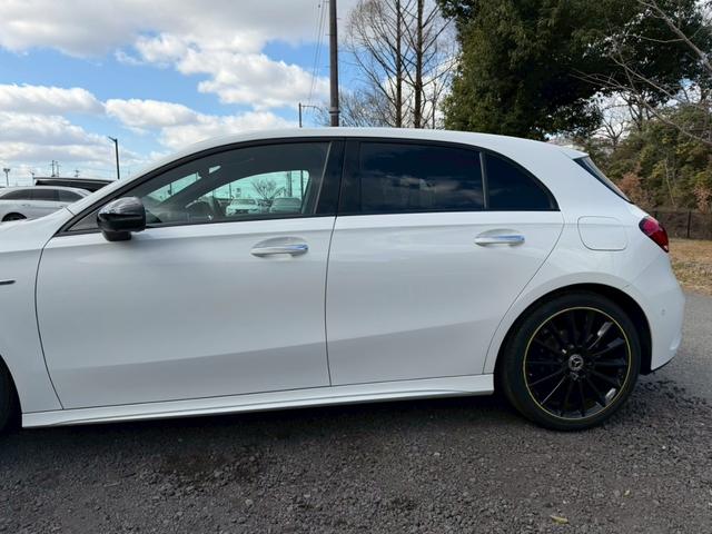 Ａクラス Ａ１８０　エディション１　／１５０台限定車／イエローグリーンアクセント専用エクステリア＆インテリア／専用１９インチＡＷ／アンビエントライト／レーダーセーフティＰ／全周囲カメラ／ＨＵＤ／純正ナビ／フルセグＴＶ／Ｂｌｕｅｔｏｏｔｈ（10枚目）