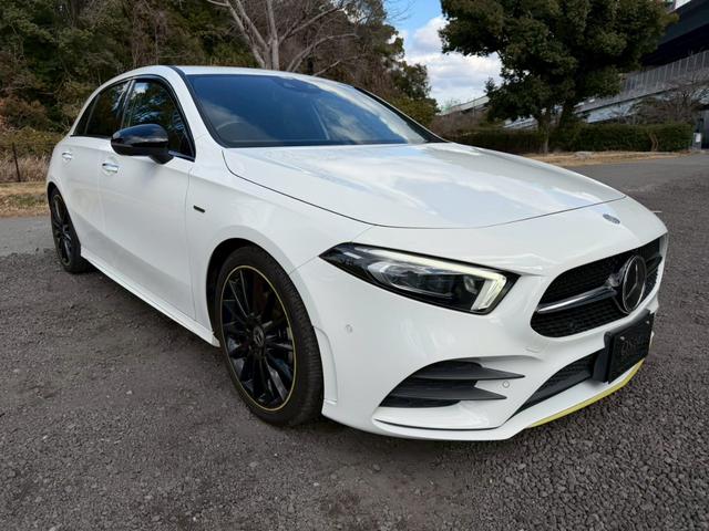 Ａクラス Ａ１８０　エディション１　／１５０台限定車／イエローグリーンアクセント専用エクステリア＆インテリア／専用１９インチＡＷ／アンビエントライト／レーダーセーフティＰ／全周囲カメラ／ＨＵＤ／純正ナビ／フルセグＴＶ／Ｂｌｕｅｔｏｏｔｈ（13枚目）