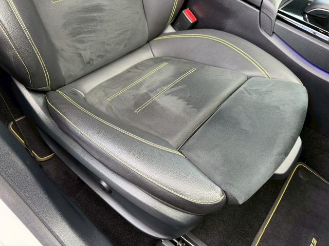 Ａクラス Ａ１８０　エディション１　／１５０台限定車／イエローグリーンアクセント専用エクステリア＆インテリア／専用１９インチＡＷ／アンビエントライト／レーダーセーフティＰ／全周囲カメラ／ＨＵＤ／純正ナビ／フルセグＴＶ／Ｂｌｕｅｔｏｏｔｈ（35枚目）