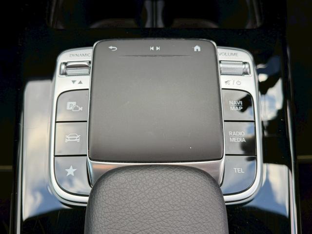 Ａクラス Ａ１８０　エディション１　／１５０台限定車／イエローグリーンアクセント専用エクステリア＆インテリア／専用１９インチＡＷ／アンビエントライト／レーダーセーフティＰ／全周囲カメラ／ＨＵＤ／純正ナビ／フルセグＴＶ／Ｂｌｕｅｔｏｏｔｈ（46枚目）