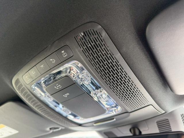 Ａクラス Ａ１８０　エディション１　／１５０台限定車／イエローグリーンアクセント専用エクステリア＆インテリア／専用１９インチＡＷ／アンビエントライト／レーダーセーフティＰ／全周囲カメラ／ＨＵＤ／純正ナビ／フルセグＴＶ／Ｂｌｕｅｔｏｏｔｈ（55枚目）