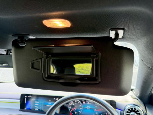 Ａクラス Ａ１８０　エディション１　／１５０台限定車／イエローグリーンアクセント専用エクステリア＆インテリア／専用１９インチＡＷ／アンビエントライト／レーダーセーフティＰ／全周囲カメラ／ＨＵＤ／純正ナビ／フルセグＴＶ／Ｂｌｕｅｔｏｏｔｈ（57枚目）