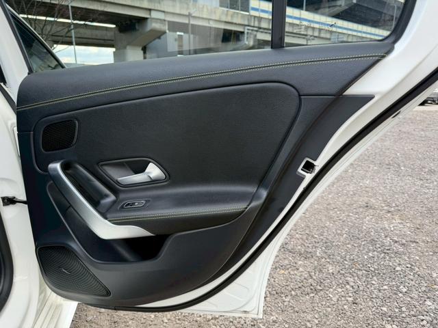 Ａクラス Ａ１８０　エディション１　／１５０台限定車／イエローグリーンアクセント専用エクステリア＆インテリア／専用１９インチＡＷ／アンビエントライト／レーダーセーフティＰ／全周囲カメラ／ＨＵＤ／純正ナビ／フルセグＴＶ／Ｂｌｕｅｔｏｏｔｈ（58枚目）