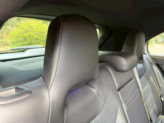 Ａクラス Ａ１８０　エディション１　／１５０台限定車／イエローグリーンアクセント専用エクステリア＆インテリア／専用１９インチＡＷ／アンビエントライト／レーダーセーフティＰ／全周囲カメラ／ＨＵＤ／純正ナビ／フルセグＴＶ／Ｂｌｕｅｔｏｏｔｈ（62枚目）