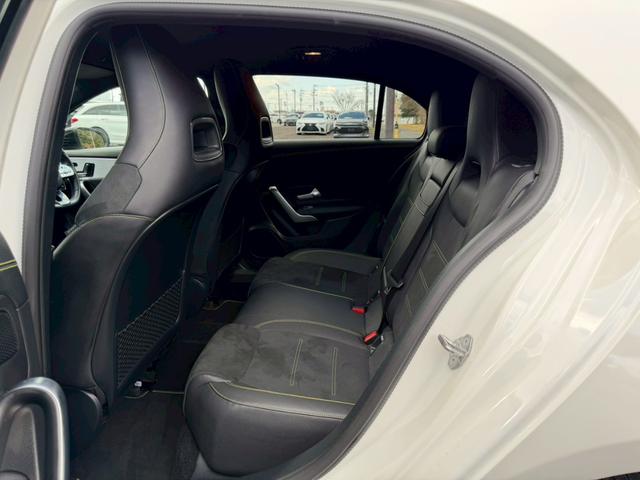 Ａクラス Ａ１８０　エディション１　／１５０台限定車／イエローグリーンアクセント専用エクステリア＆インテリア／専用１９インチＡＷ／アンビエントライト／レーダーセーフティＰ／全周囲カメラ／ＨＵＤ／純正ナビ／フルセグＴＶ／Ｂｌｕｅｔｏｏｔｈ（67枚目）