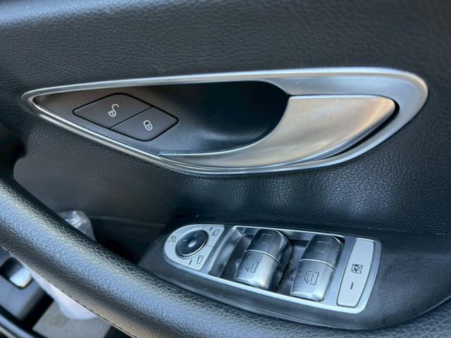 Ｅクラス Ｅ２００　アバンギャルド　／全周囲カメラ／レーダーセーフティＰＫＧ／ハーフレザーシート／前席パワーシート・メモリー・ヒーター／純正ナビ／ＴＶ／Ｂｌｕｅｔｏｏｔｈ／アンビエントライト／レーダークルーズ／ＢＳＭ／純正１７インチＡＷ（34枚目）