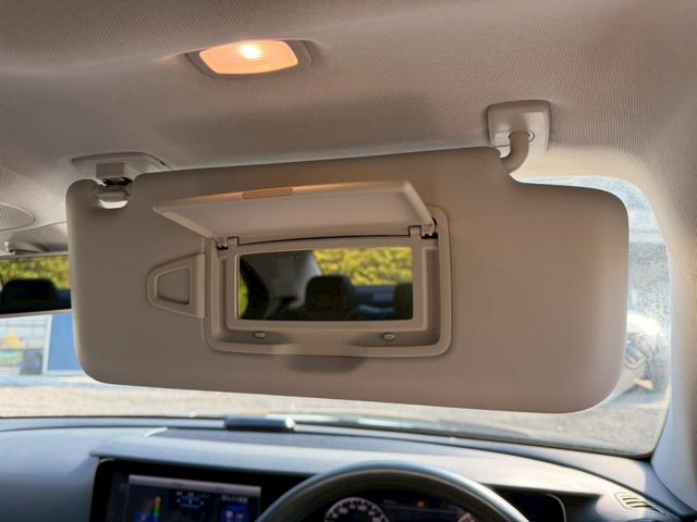 Ｅクラス Ｅ２００　アバンギャルド　／全周囲カメラ／レーダーセーフティＰＫＧ／ハーフレザーシート／前席パワーシート・メモリー・ヒーター／純正ナビ／ＴＶ／Ｂｌｕｅｔｏｏｔｈ／アンビエントライト／レーダークルーズ／ＢＳＭ／純正１７インチＡＷ（60枚目）