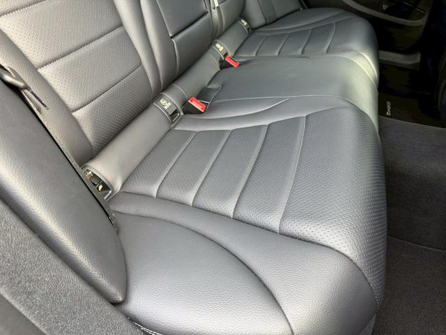 Ｃクラス Ｃ２００アバンギャルド　ＡＭＧライン　／レーダーセーフティＰＫＧ／ブラインドスポットアシスト／パワーシート／シートヒーター／シートメモリー／純正ナビ／Ｂｌｕｅｔｏｏｔｈ／ＣＤ・ＤＶＤ／フルセグＴＶ／レーダークルーズ／純正ＡＷ（56枚目）