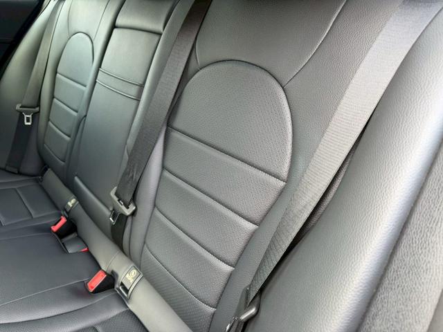 Ｃクラス Ｃ２００アバンギャルド　ＡＭＧライン　／レーダーセーフティＰＫＧ／ブラインドスポットアシスト／パワーシート／シートヒーター／シートメモリー／純正ナビ／Ｂｌｕｅｔｏｏｔｈ／ＣＤ・ＤＶＤ／フルセグＴＶ／レーダークルーズ／純正ＡＷ（64枚目）