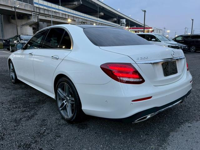 Ｅクラス Ｅ２００　アバンギャルド　スポーツ　／サンルーフ／レザーエクスクルーシブＰＫＧ／ブルメスター／エアバランスＰＫＧ／全周囲カメラ／パワートランク／黒革／前席パワーシート・シートメモリー／全席シートヒーター／アンビエントライト／純正ＡＷ（27枚目）