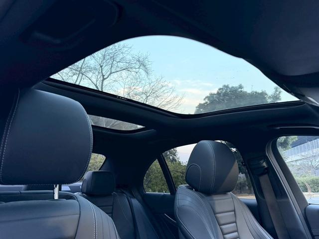 Ｅクラス Ｅ２００　アバンギャルド　スポーツ　／サンルーフ／レザーエクスクルーシブＰＫＧ／ブルメスター／エアバランスＰＫＧ／全周囲カメラ／パワートランク／黒革／前席パワーシート・シートメモリー／全席シートヒーター／アンビエントライト／純正ＡＷ（37枚目）
