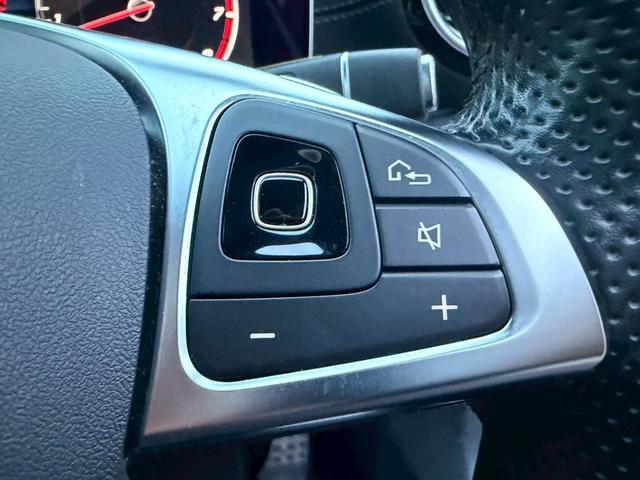 Ｅクラス Ｅ２００　アバンギャルド　スポーツ　／サンルーフ／レザーエクスクルーシブＰＫＧ／ブルメスター／エアバランスＰＫＧ／全周囲カメラ／パワートランク／黒革／前席パワーシート・シートメモリー／全席シートヒーター／アンビエントライト／純正ＡＷ（41枚目）