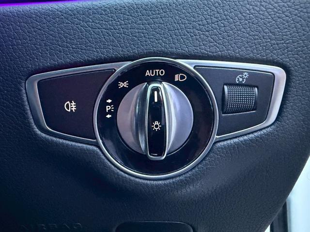 Ｅクラス Ｅ２００　アバンギャルド　スポーツ　／サンルーフ／レザーエクスクルーシブＰＫＧ／ブルメスター／エアバランスＰＫＧ／全周囲カメラ／パワートランク／黒革／前席パワーシート・シートメモリー／全席シートヒーター／アンビエントライト／純正ＡＷ（46枚目）