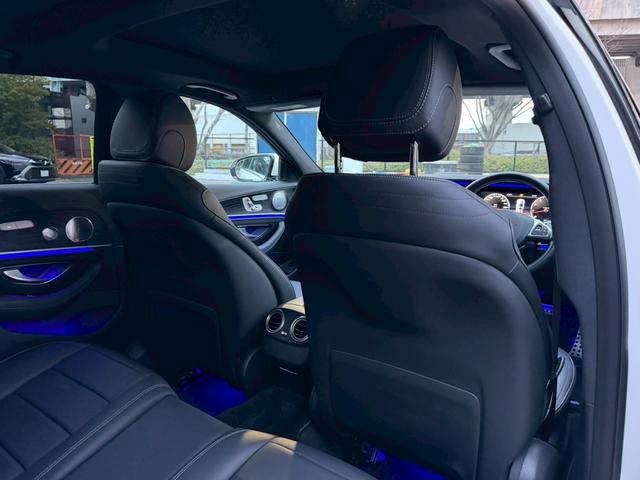 Ｅクラス Ｅ２００　アバンギャルド　スポーツ　／サンルーフ／レザーエクスクルーシブＰＫＧ／ブルメスター／エアバランスＰＫＧ／全周囲カメラ／パワートランク／黒革／前席パワーシート・シートメモリー／全席シートヒーター／アンビエントライト／純正ＡＷ（66枚目）