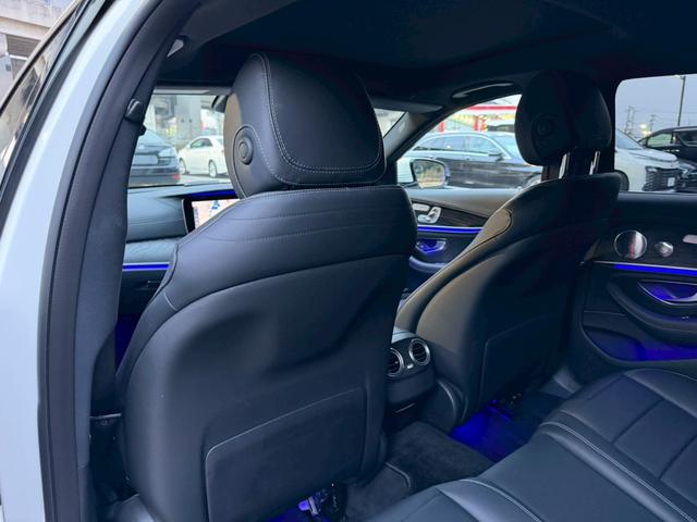 Ｅクラス Ｅ２００　アバンギャルド　スポーツ　／サンルーフ／レザーエクスクルーシブＰＫＧ／ブルメスター／エアバランスＰＫＧ／全周囲カメラ／パワートランク／黒革／前席パワーシート・シートメモリー／全席シートヒーター／アンビエントライト／純正ＡＷ（75枚目）