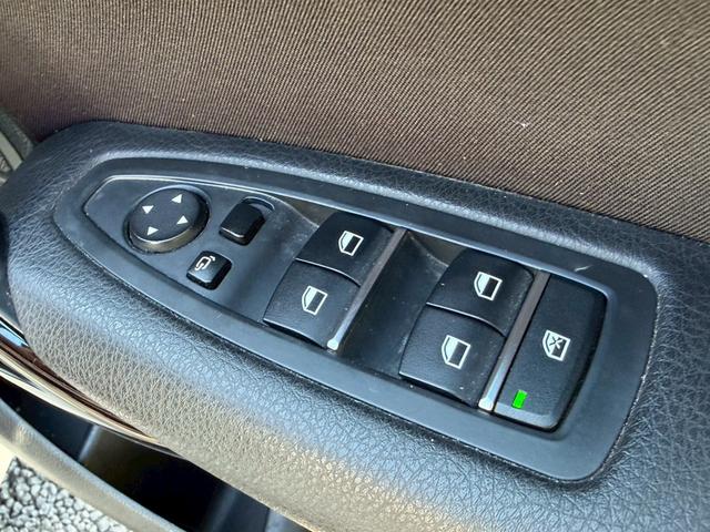 1シリーズ 118d スポーツ /純正ナビ/バックモニター/コンフォートPKG/CD・DVD/Bluetooth/シートヒーター/純正ミラーETC/純正AW(32枚目)