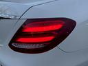 Ｅ２００　アバンギャルド　スポーツ　／サンルーフ／レザーエクスクルーシブＰＫＧ／ブルメスター／エアバランスＰＫＧ／全周囲カメラ／パワートランク／黒革／前席パワーシート・シートメモリー／全席シートヒーター／アンビエントライト／純正ＡＷ（21枚目）