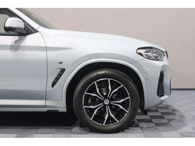 X3 xDrive 20d Mスポーツ LCI 後期モデル ワンオーナー 禁煙車 パノラマガラスルーフ HarmanKardonオーディオ 黒革シート 前後シートヒーター ステアリングヒーター M Performanceルーフスポイラー(24枚目)