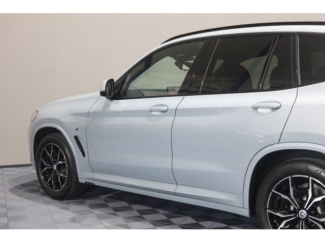 X3 xDrive 20d Mスポーツ LCI 後期モデル ワンオーナー 禁煙車 パノラマガラスルーフ HarmanKardonオーディオ 黒革シート 前後シートヒーター ステアリングヒーター M Performanceルーフスポイラー(30枚目)