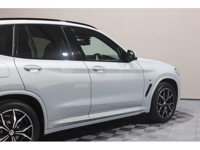 X3 xDrive 20d Mスポーツ LCI 後期モデル ワンオーナー 禁煙車 パノラマガラスルーフ HarmanKardonオーディオ 黒革シート 前後シートヒーター ステアリングヒーター M Performanceルーフスポイラー(31枚目)