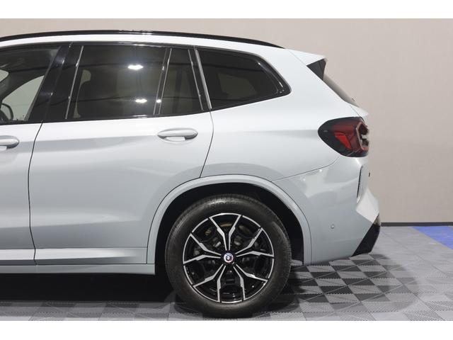 X3 xDrive 20d Mスポーツ LCI 後期モデル ワンオーナー 禁煙車 パノラマガラスルーフ HarmanKardonオーディオ 黒革シート 前後シートヒーター ステアリングヒーター M Performanceルーフスポイラー(37枚目)