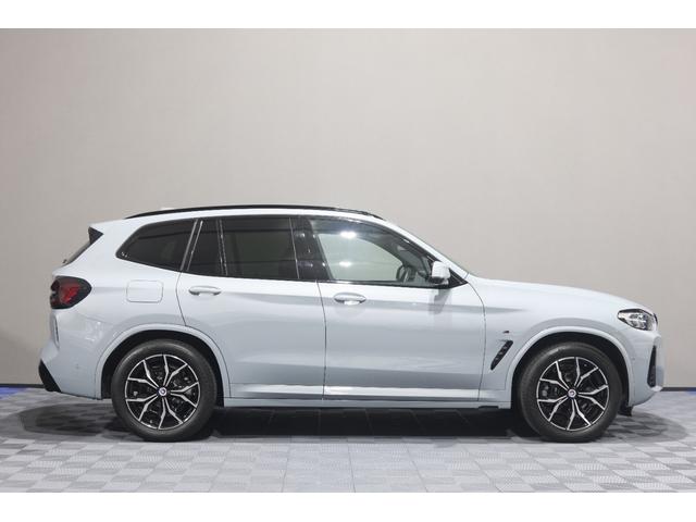 X3 xDrive 20d Mスポーツ LCI 後期モデル ワンオーナー 禁煙車 パノラマガラスルーフ HarmanKardonオーディオ 黒革シート 前後シートヒーター ステアリングヒーター M Performanceルーフスポイラー(38枚目)