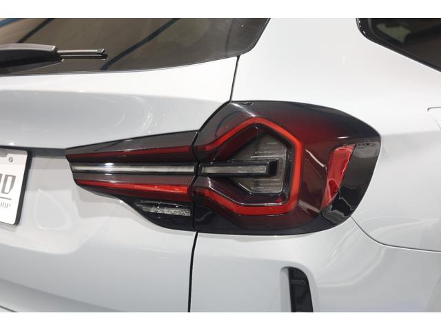 X3 xDrive 20d Mスポーツ LCI 後期モデル ワンオーナー 禁煙車 パノラマガラスルーフ HarmanKardonオーディオ 黒革シート 前後シートヒーター ステアリングヒーター M Performanceルーフスポイラー(43枚目)