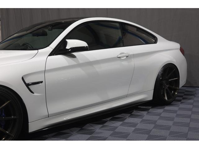 M4 M4クーペ KW Ver.3車高調 KW トーコンアーム BCFORGED 20inch AKRAPOVICマフラー KOHLENSTOFF カーボンスポイラー 1オーナー(25枚目)