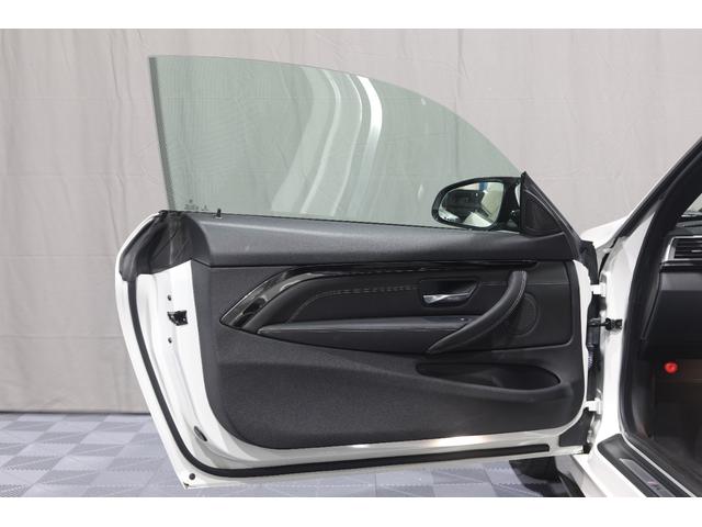 M4 M4クーペ KW Ver.3車高調 KW トーコンアーム BCFORGED 20inch AKRAPOVICマフラー KOHLENSTOFF カーボンスポイラー 1オーナー(40枚目)